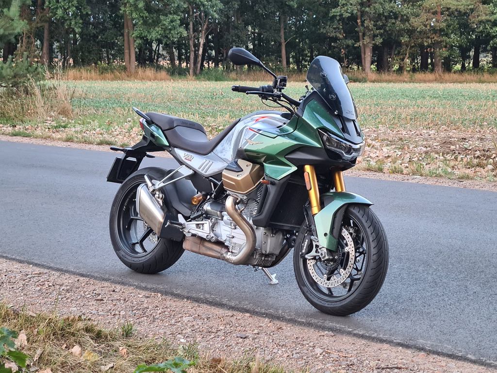 Мнения Moto.pl: Moto Guzzi V100 Mandello S. Сто лет стоило ждать!