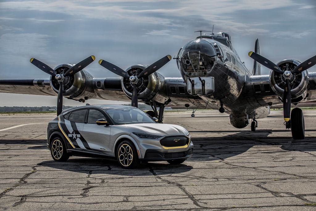 Mustang Mach-E как дань уважения пилотам-добровольцам Второй мировой войны