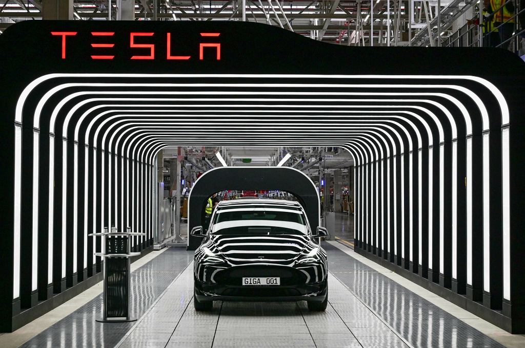 Работать на заводе Tesla под Берлином опасно. Так говорят профсоюзы