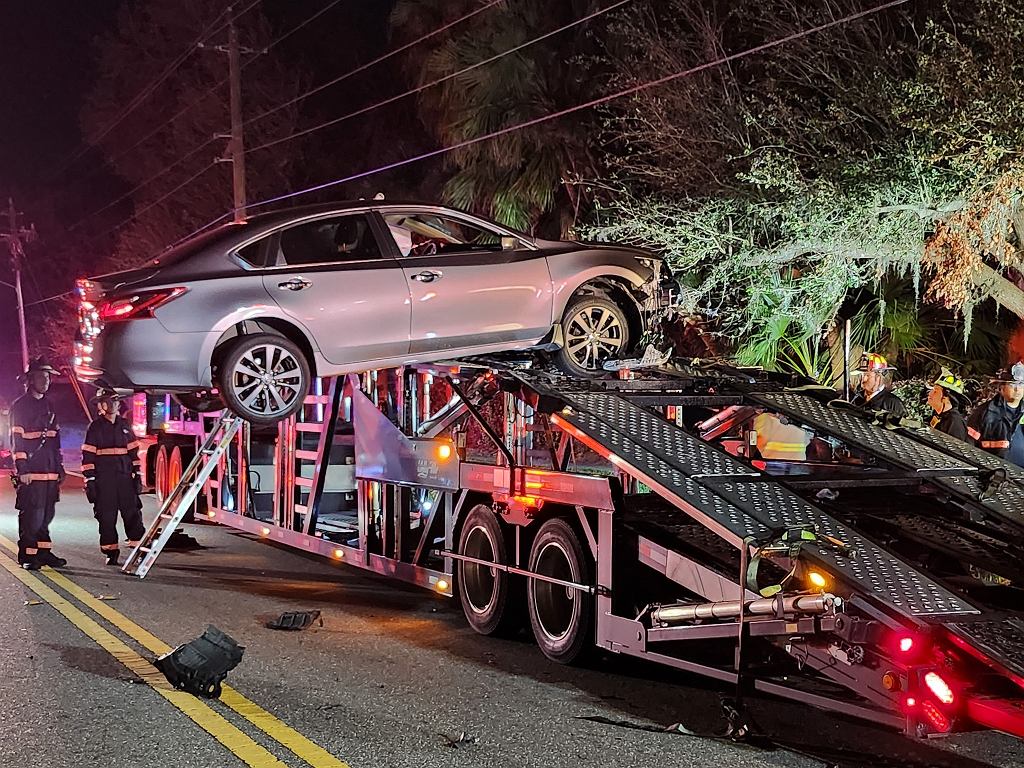 Водитель Nissan хотел сделать так, как в игре. Для него это не закончилось хорошо