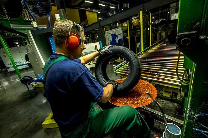 Nokian Tyres уходит из России. Там производилось 80 процентов. их шины для легковых автомобилей