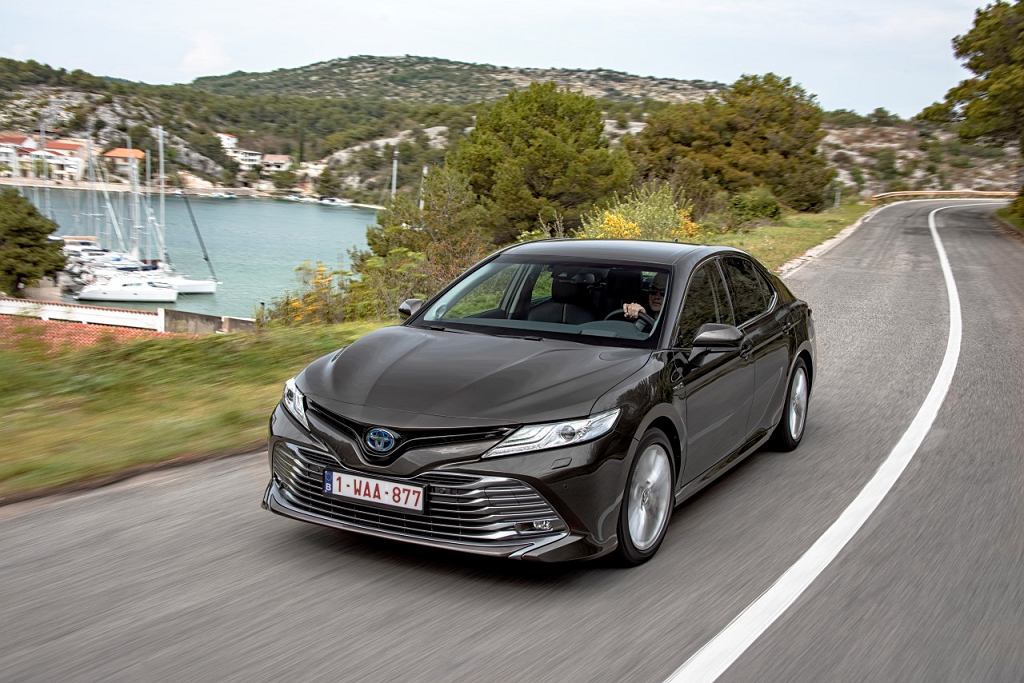 Мнения Moto.pl: Новая Toyota Camry: самый продаваемый седан в мире