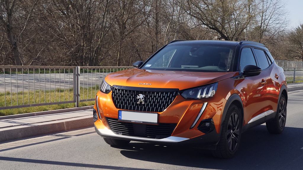 Новый Peugeot 2008 года в Студии Бизнес. Проверяем новое поколение бестселлера