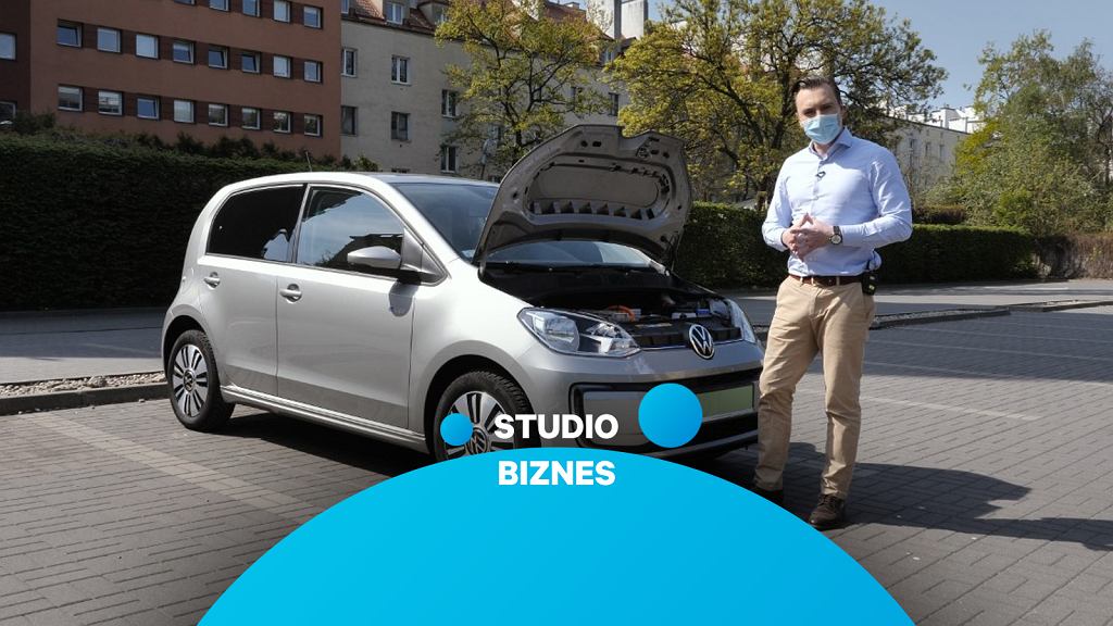 В Студию Бизнес пришел маленький электрик. Проверяем, как работает новый VW e-up!