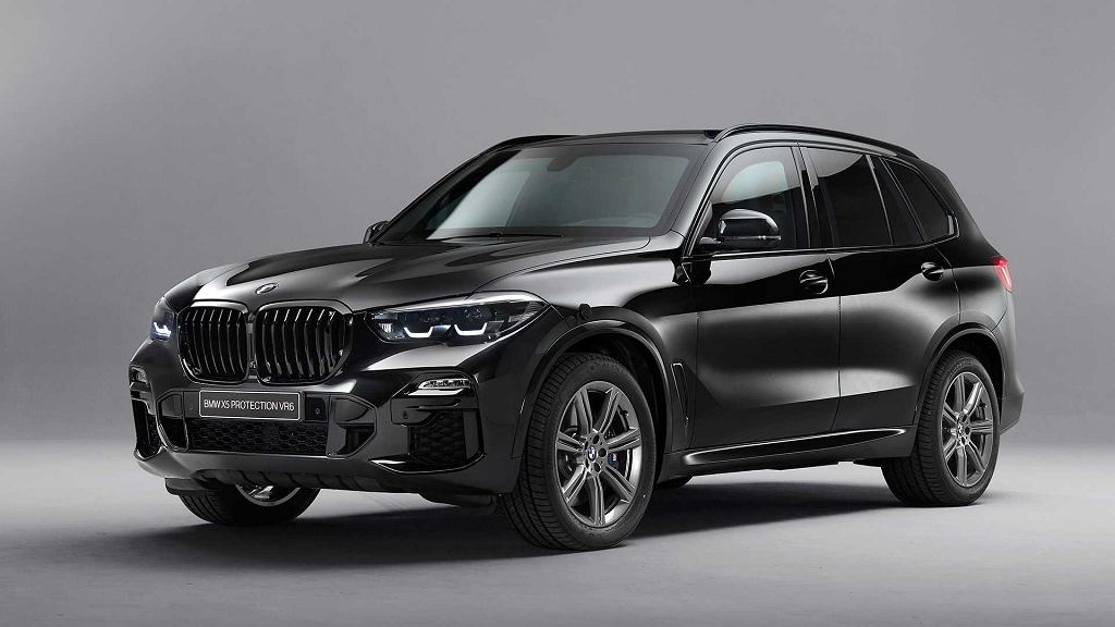 Бронированный BMW X5 выдержит обстрелы, взрывы бомб и даже оснащен... домофоном!