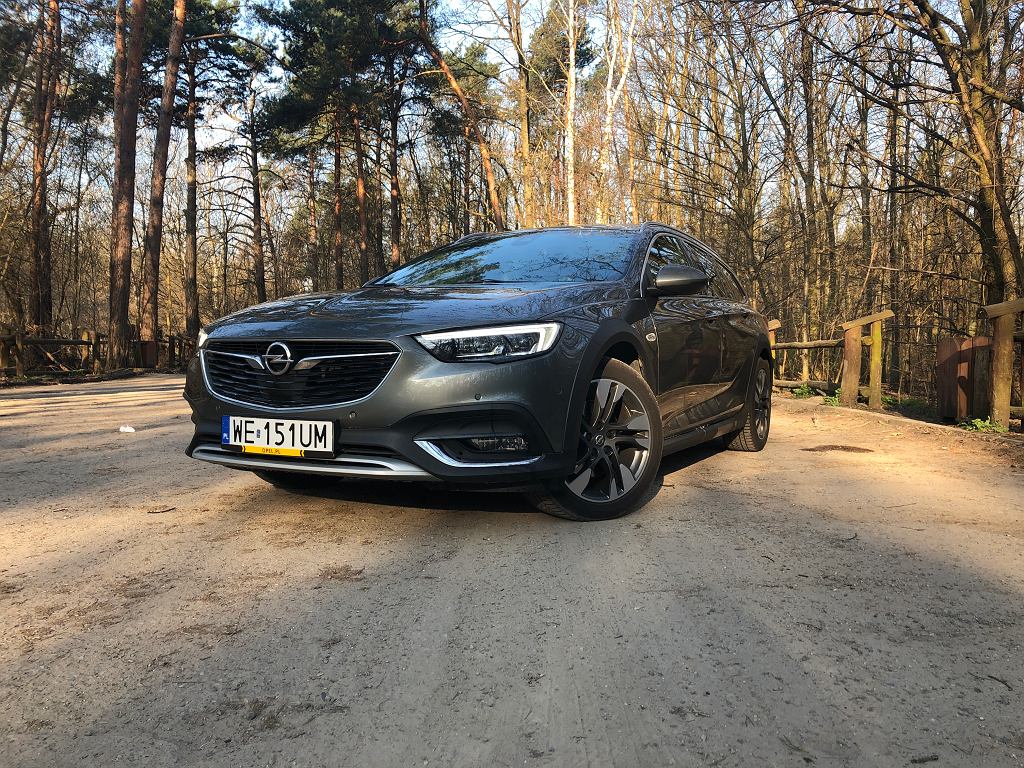 Мнения Moto.pl: Opel Insignia Country Tourer 1.6 Turbo 200 л.с. - рожден на шоссе