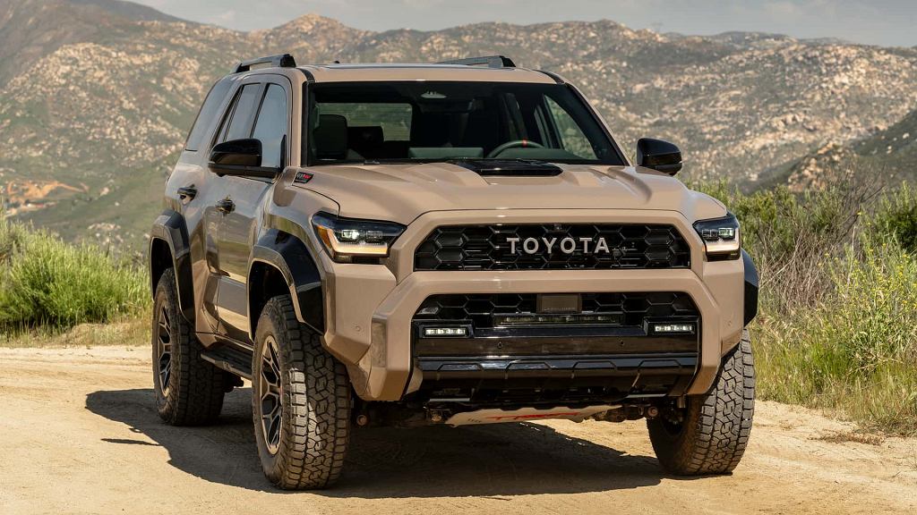 Это новая Toyota 4Runner. Он выглядит великолепно, может быть гибридным и... у него будут 33-дюймовые колеса.
