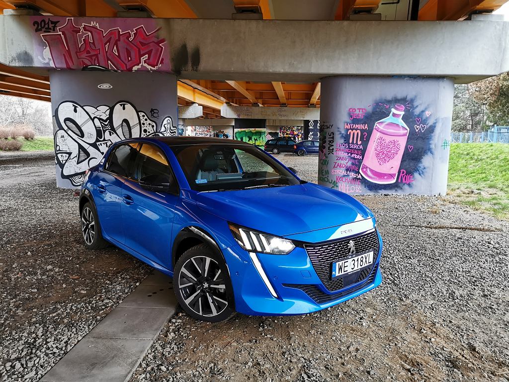 Автомобиль года 2020. Маленький Peugeot — крупный победитель. Он победил и Теслу, и Порше.