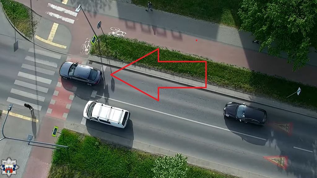 Полиция показала, как водители разбиваются перед переходом. В комментариях буря