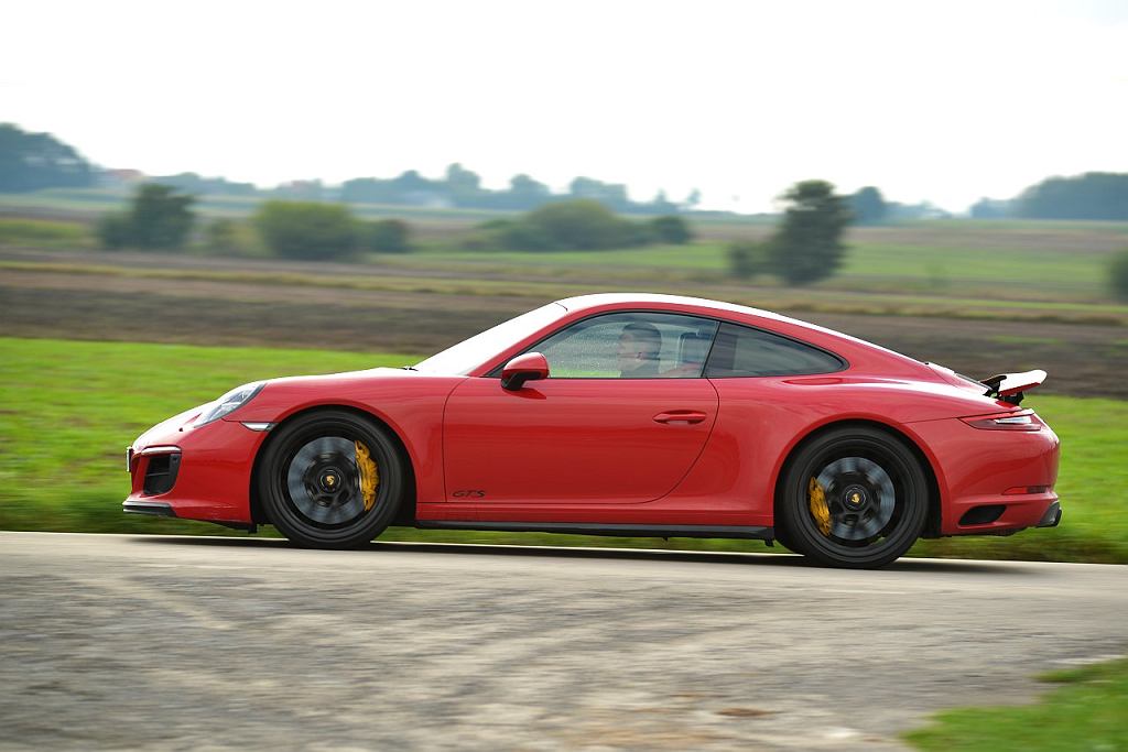 Porsche 911 Carrera 4 GTS - Эмоции под контролем