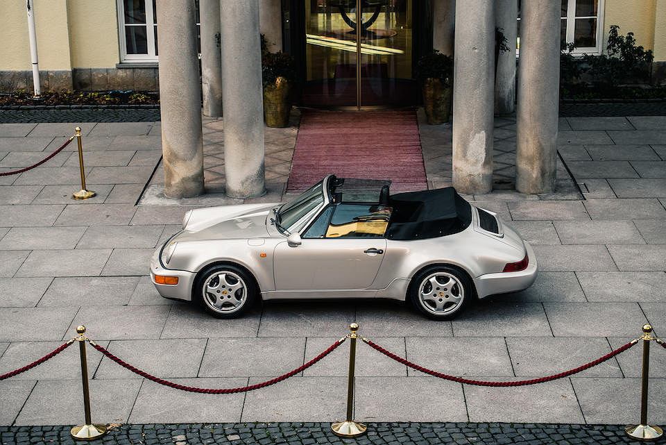 Porsche 911 Диего Марадоны выставят на аукцион. Этот автомобиль известен по заголовкам газет в Испании.