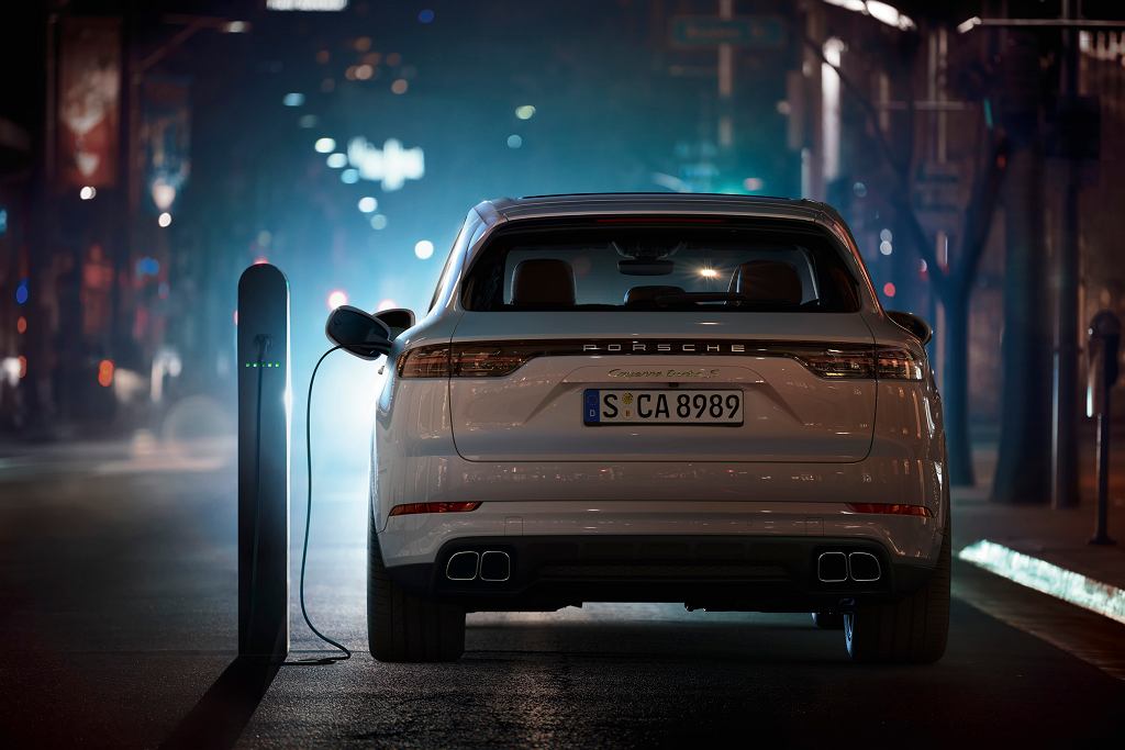 Porsche Cayenne Turbo S E-Hybrid — самый мощный в линейке