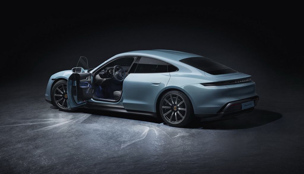 Porsche Taycan 4S присоединяется к версии Turbo. Более низкая цена, самый большой ассортимент в линейке.
