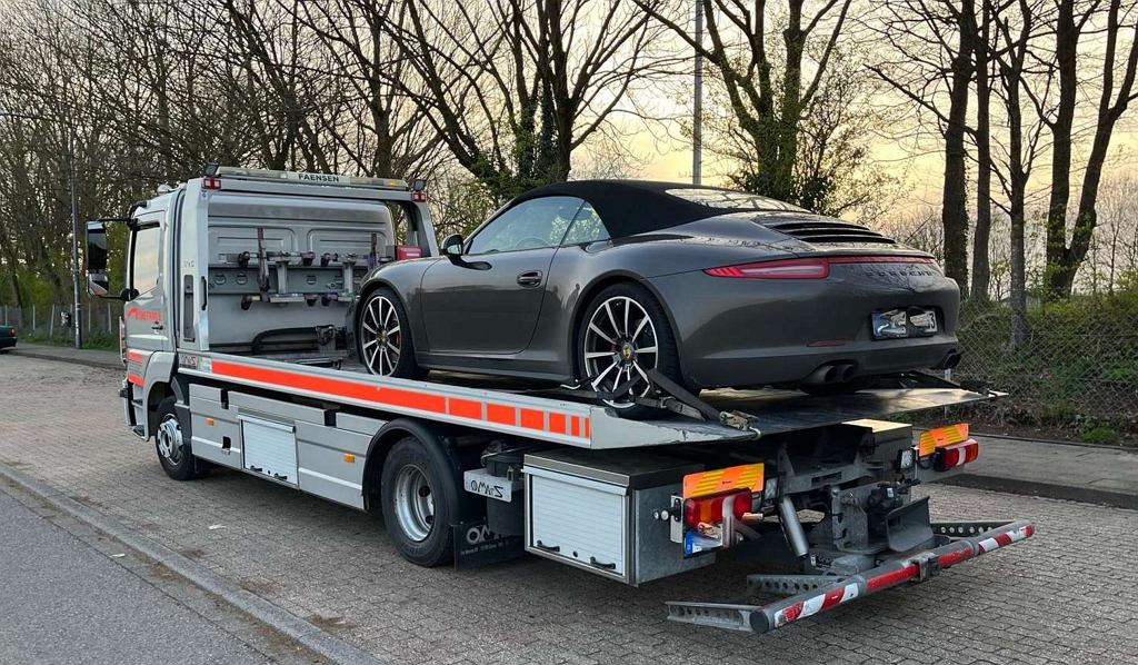 27-летний гонщик лишится водительских прав и Porsche 911. И все из-за «одиночной гонки».