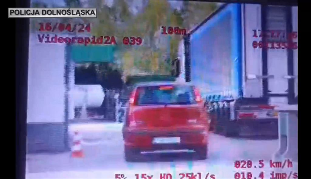 Он обошел блокаду, но спастись в конечном итоге не сумел. Он выпил более 3 промилле алкоголя