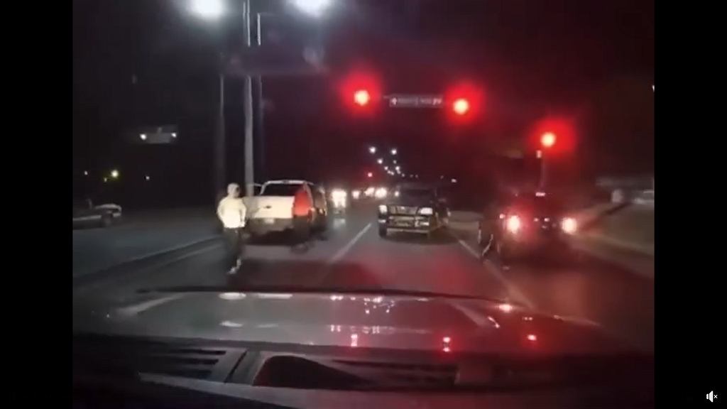 Вот как картели в Америке крадут автомобили. Водитель был напуган [ВИДЕО]