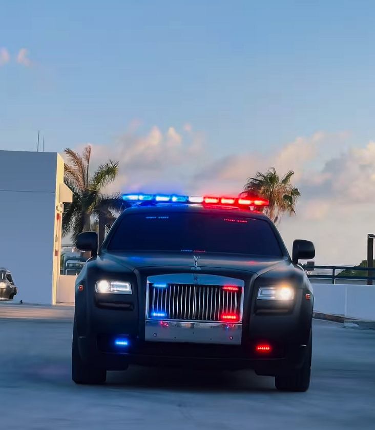 Rolls-Royce Ghost в роли полицейской машины, или как полицейские выстрелили себе в ногу