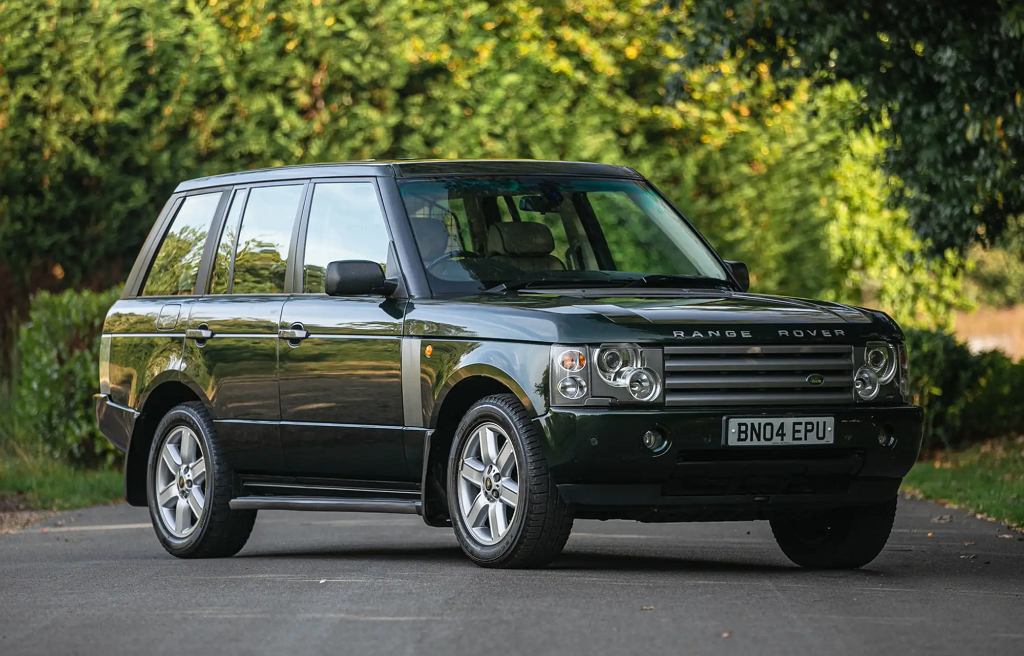Range Rover королевы Елизаветы II уходит из поля зрения. Меня удивляет одна вещь