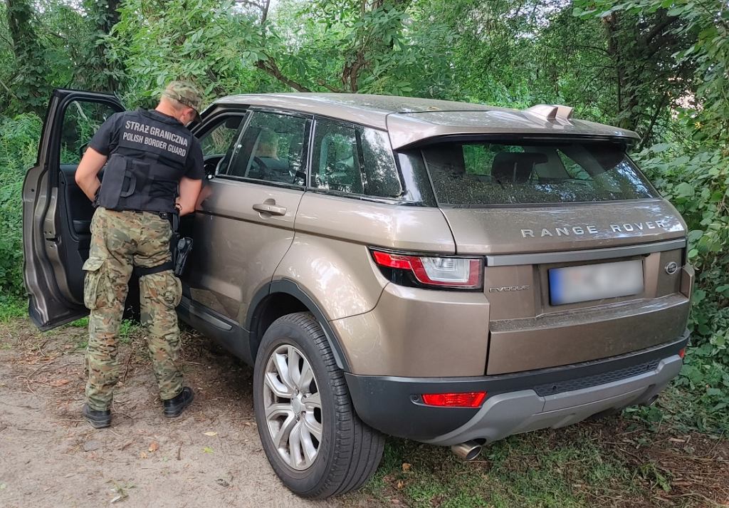 Украден утром, найден днем. Разбитое окно вызвало подозрения