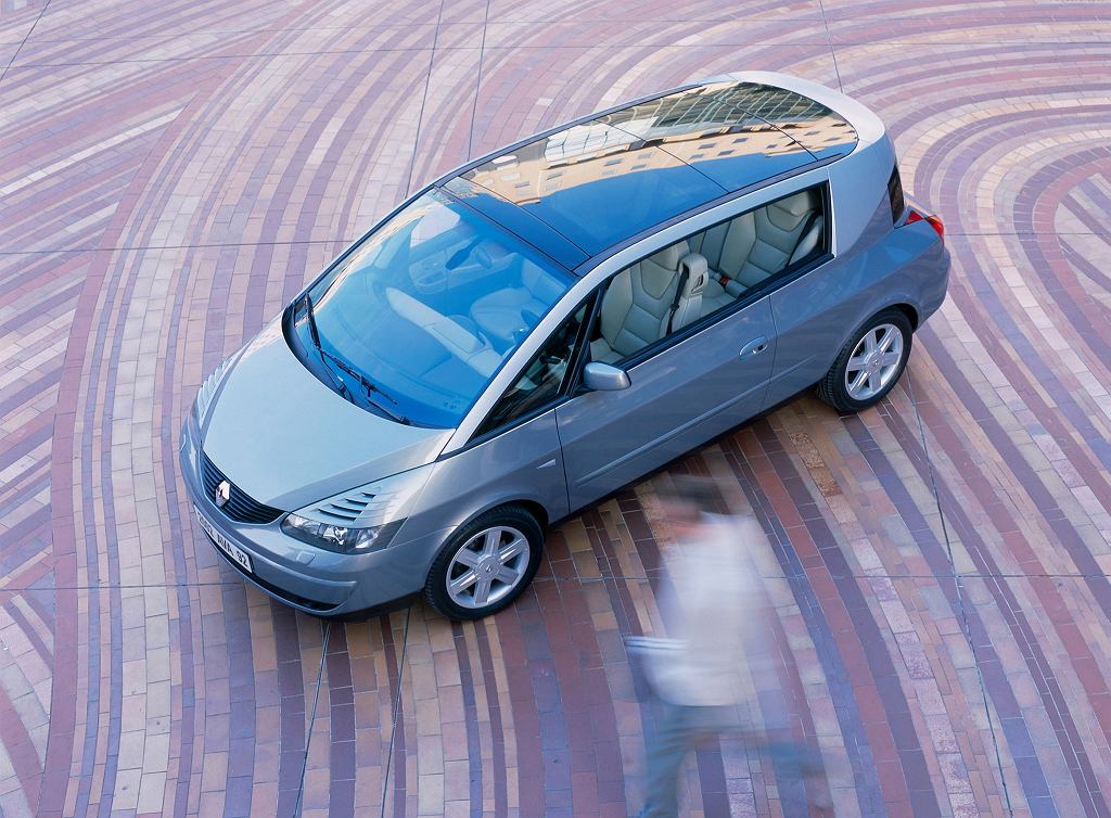 Самая странная часть серийных автомобилей 2. Renault, переросший свою эпоху и самолеты