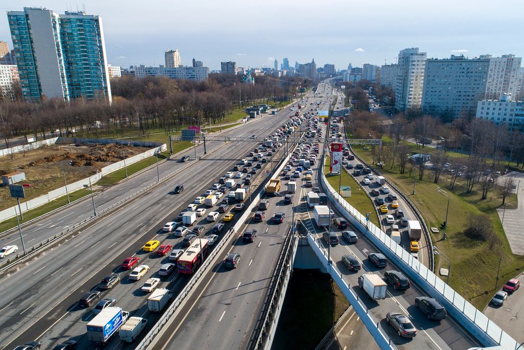 Хакеры атаковали Москву. Автомобили стоят в пробках