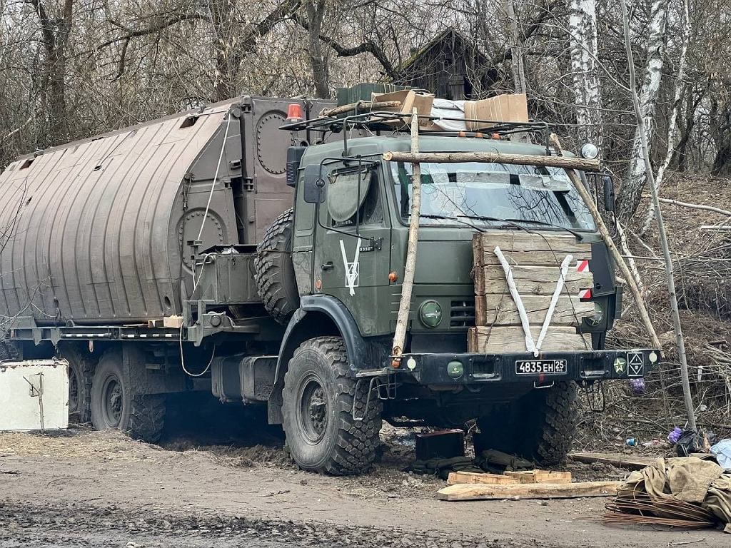 Российские водители боятся нападения. Они бронируют кабины деревом