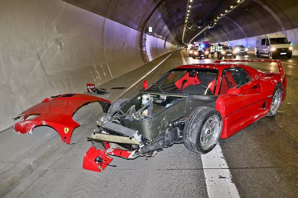 24-летний гонщик превзошел культовую Ferrari. Ремонт обойдется в сотни тысяч евро.