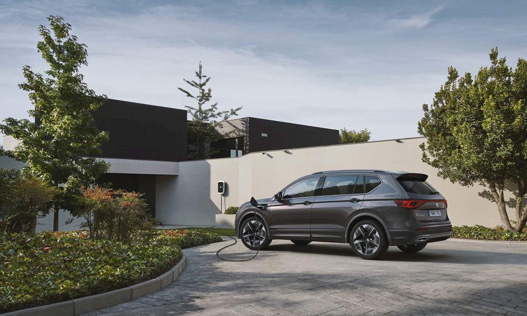 Seat Tarraco FR PHEV — анонс мощного гибрида, заряжающегося от розетки