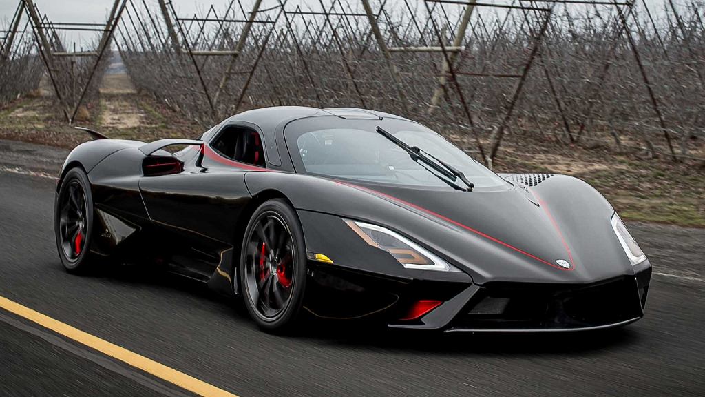 Поездка на 1750-сильном SSC Tuatara. Пассажир сожалеет о своем решении [ВИДЕО]