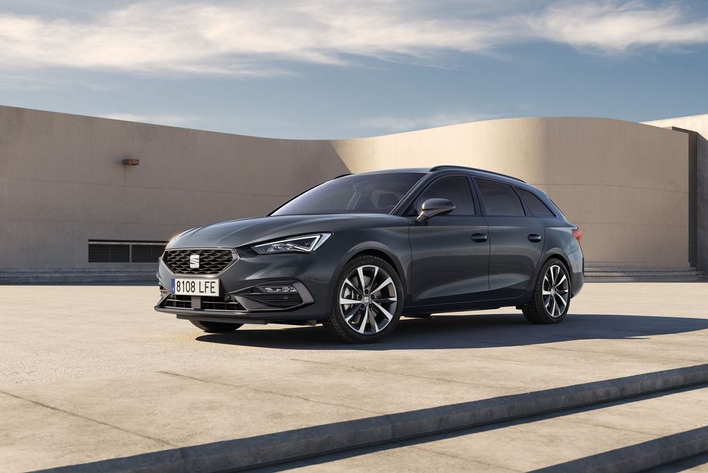 Seat Leon после невидимого фейслифтинга. Изменения произошли под капотом и в салоне.