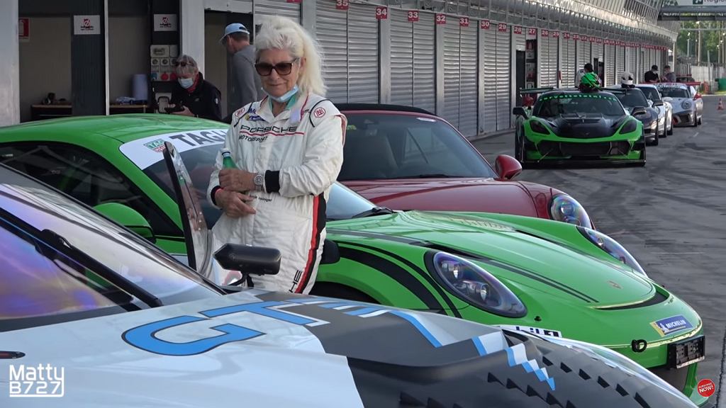 Porsche 911 GT3 RS на трассе Монцы. и в нем чья-то бабушка [ВИДЕО]