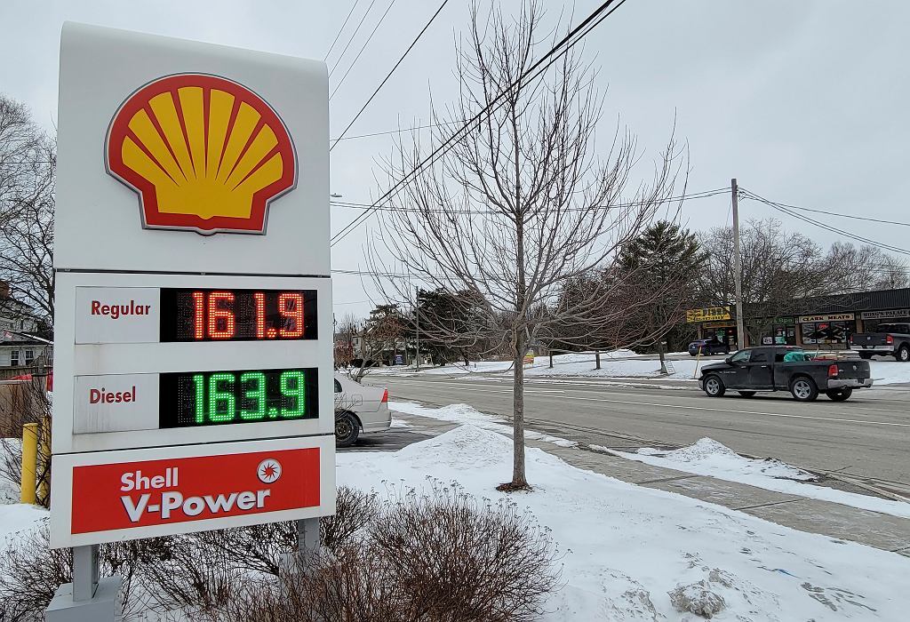 Shell приостанавливает операции в России и приносит извинения за ошибку. Circle K также закрывает станции.