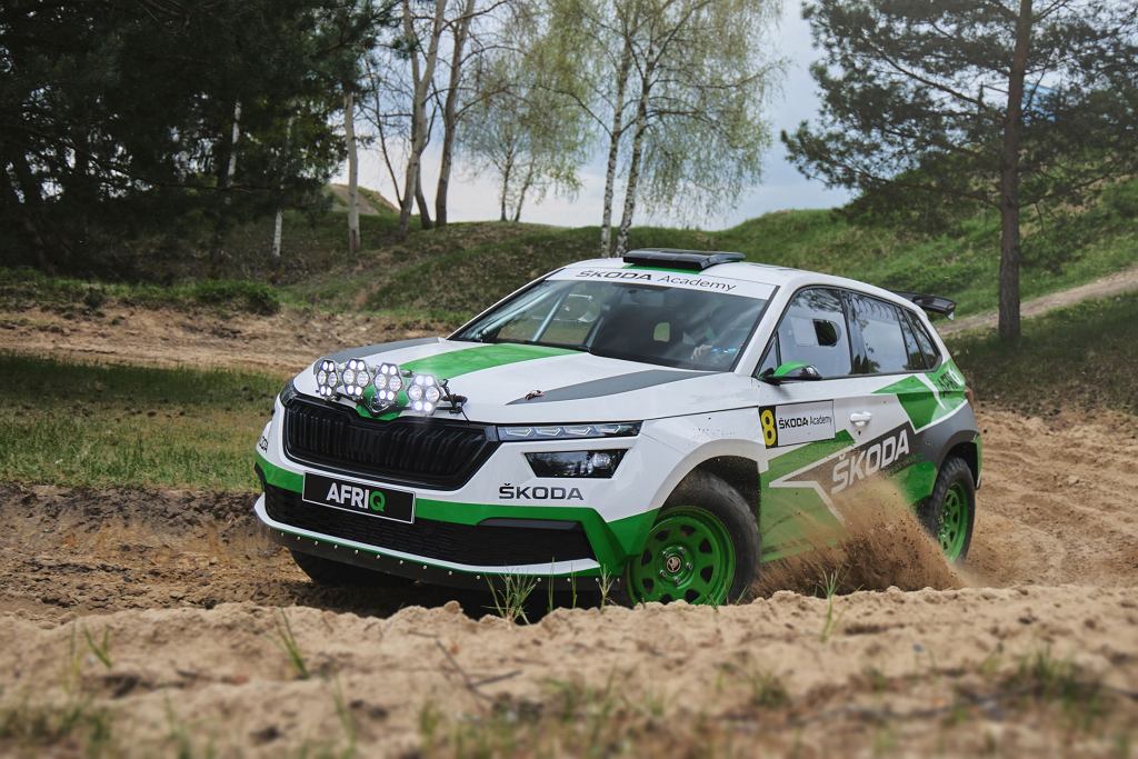 Skoda Afriq — раллийный автомобиль, который получает питьевую воду из воздуха. Вкус не подлежит сомнению