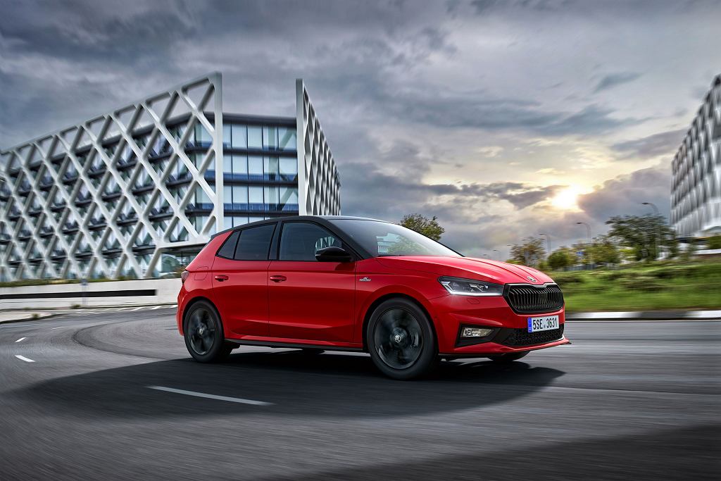 Skoda Fabia Monte Carlo официально. Смесь спорта и богатого оснащения