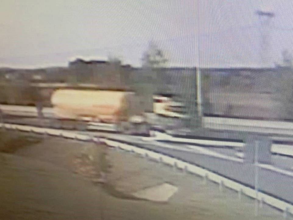 Полиция разыскивает водителя грузовика, попавшего в ДТП со смертельным исходом. Знаешь, кто это? Позвоните мне