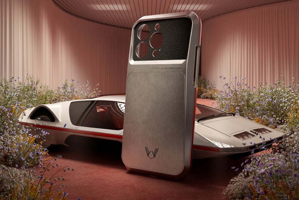 Чехол дороже самого iPhone? Да, потому что это работа Pininfarina. будет изготовлено 99 штук.