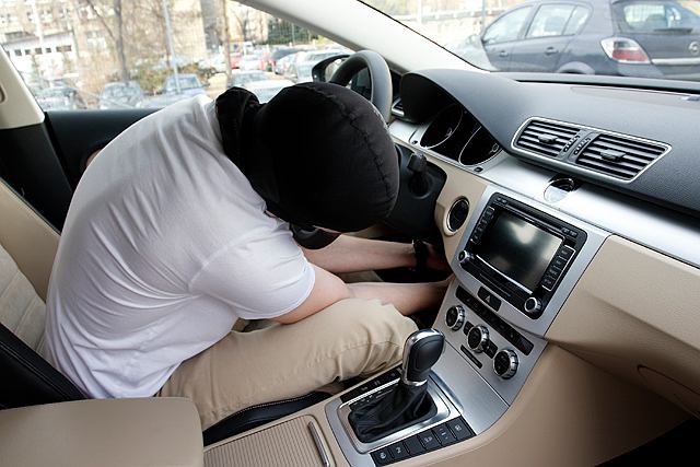 Полиция арестовала угонщика роскошных автомобилей. Он только что угнал BMW стоимостью 650 000 злотых. злотый