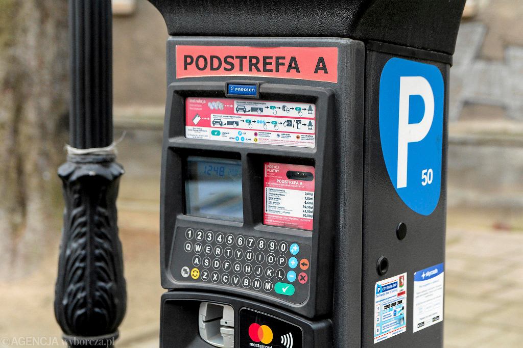 Плата за отсутствие билета на платной парковке увеличится до 250 злотых.