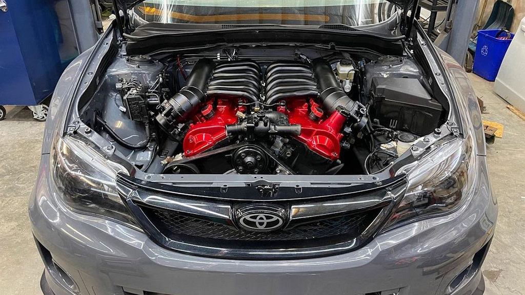 Subaru Impreza с битурбированным двигателем V12 — это чистое безумие. 1000 л.с. и задний привод.
