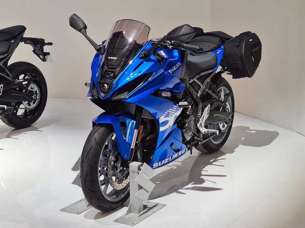 Новости мотоциклов Suzuki: спортивный GSX-8R и туристический GSX-S1000GX