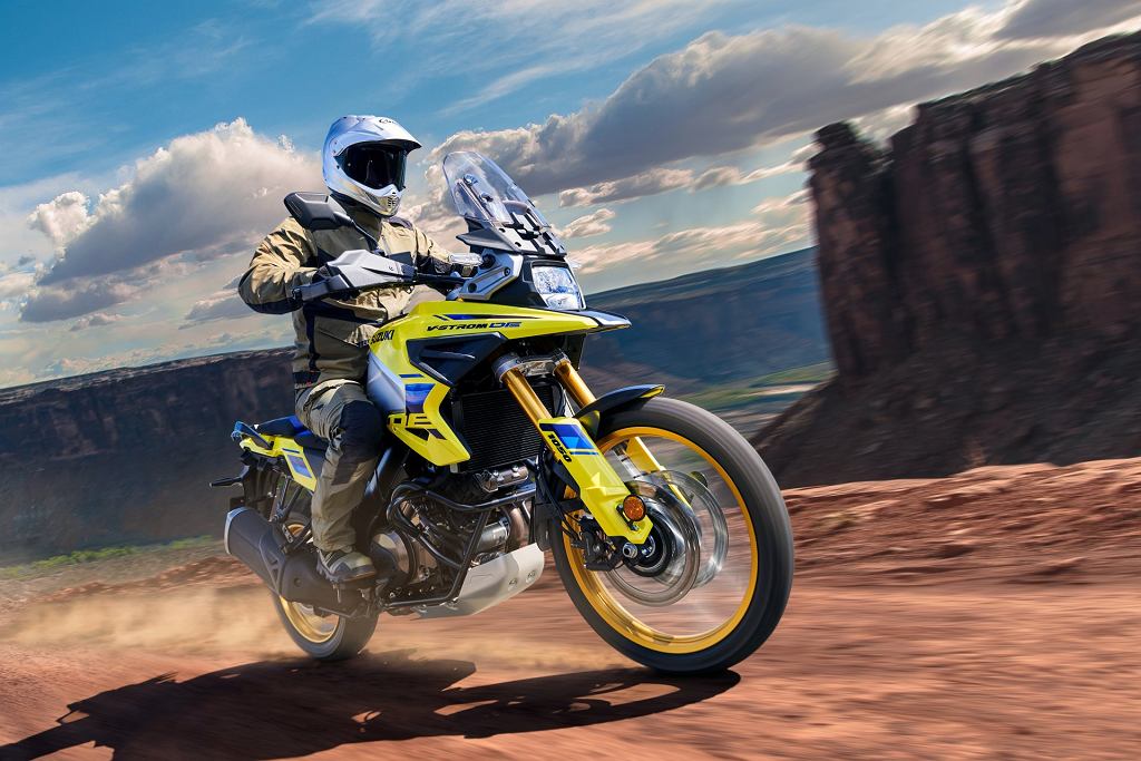 Suzuki V-Strom 1050 после модернизации. Больше электроники и две новые версии в 2023 году