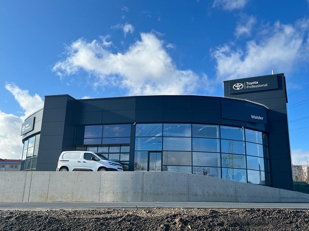 Toyota растет в Польше. Польский филиал открыл шестой профессиональный салон