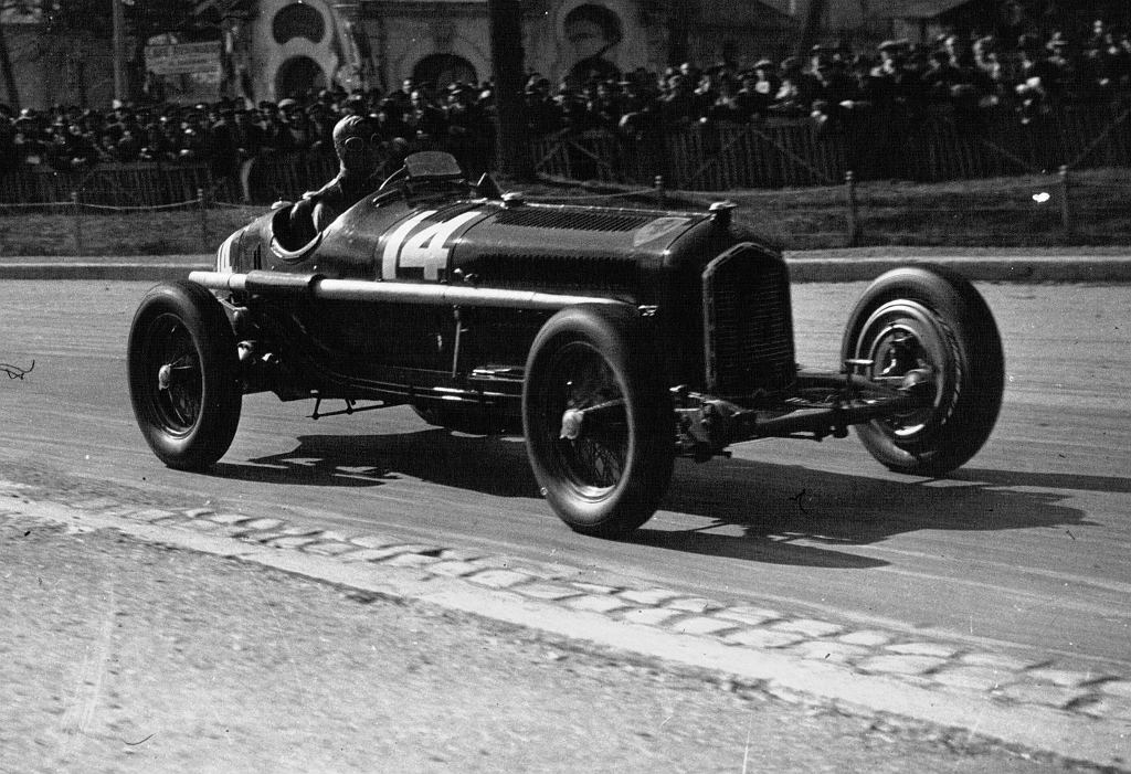 Рыцари Свастики, часть 13. Коробка передач в Alfa Romeo Нуволари была прочной, потому что он использовал только высшую передачу.