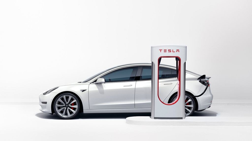 Tesla прекращает подключать кабели к своим автомобилям. Их можно приобрести отдельно