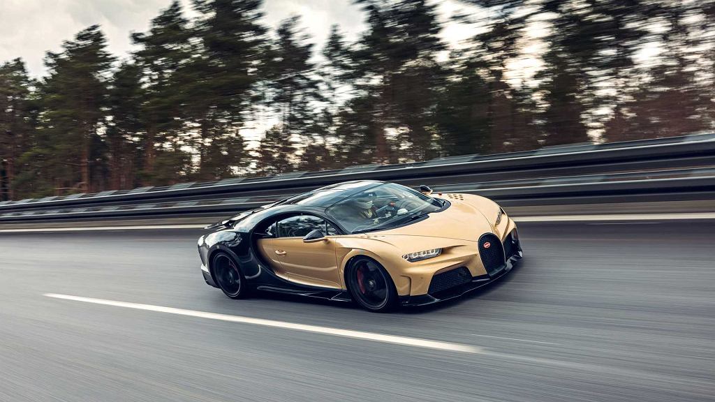 Bugatti Chiron Super Sport с дополнительными 100 датчиками. Он переключается на седьмую передачу, когда достигает скорости 400 км/ч.