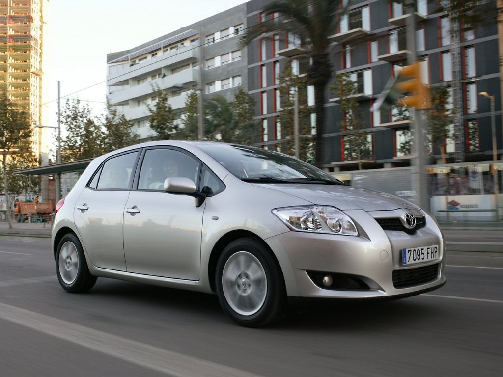Покупаем б/у: Toyota Auris I - отзывы. Что чаще всего ломается и какую версию лучше выбрать?