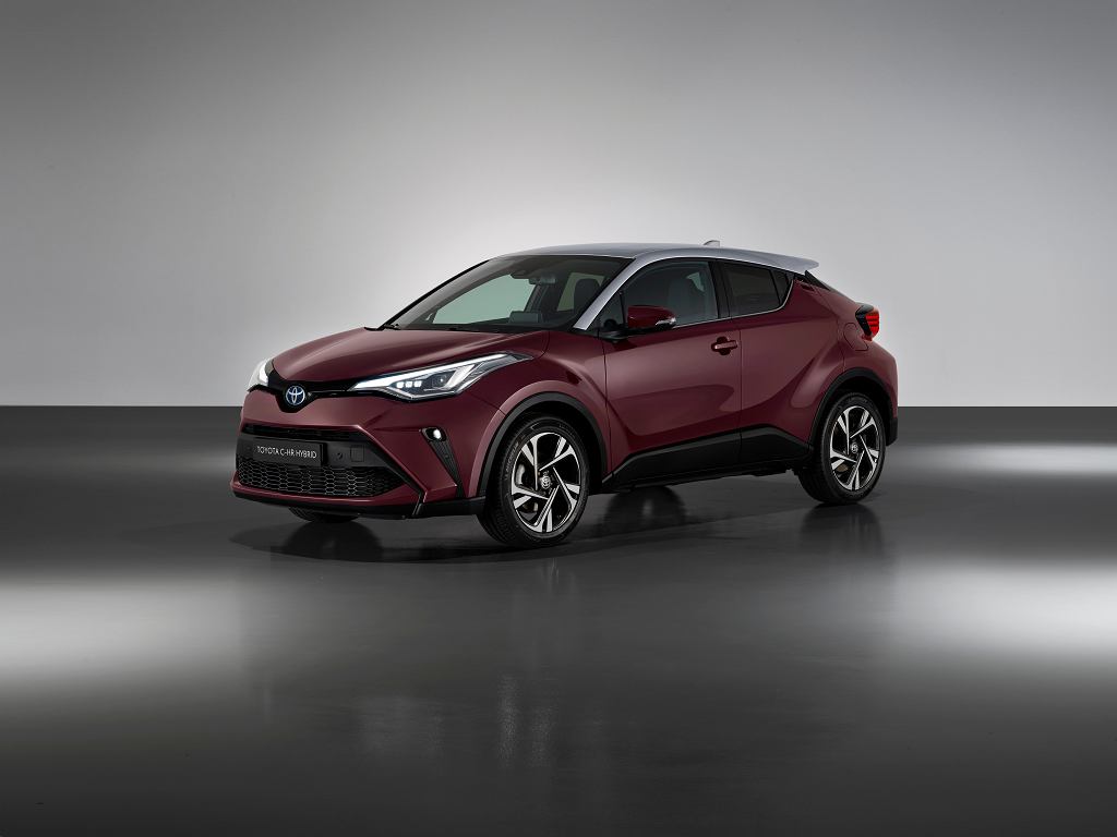 2022 C-HR с небольшими обновлениями. Это должно быть умнее