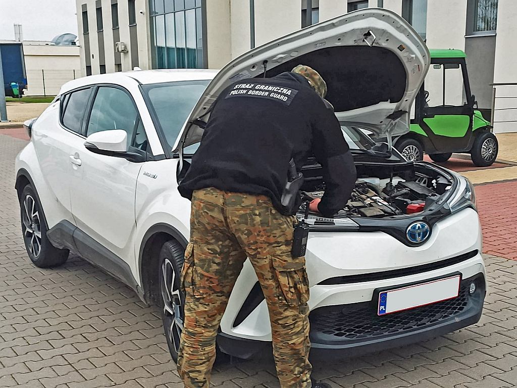 Неудачная попытка пересечь восточную границу на разыскиваемой Toyota C-HR