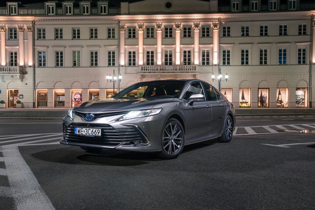 Тойоте есть чем гордиться. Camry – самый популярный автомобиль среднего размера