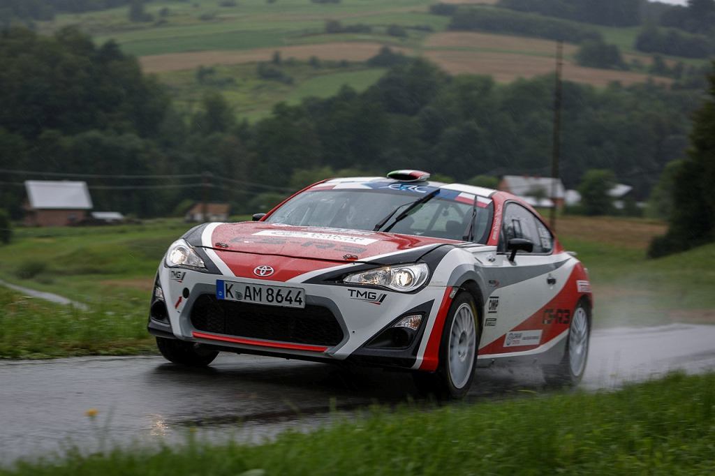 Toyota GT86 CS-R3 — управление раллийным автомобилем в качестве штурмана